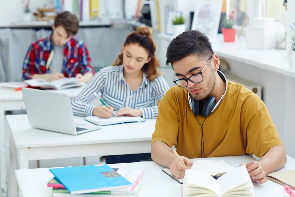 University Preparation Course with Veritas Pathways