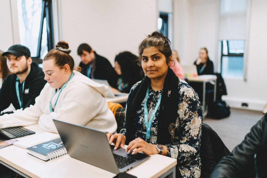 Foundation-in-Business-Management-UK